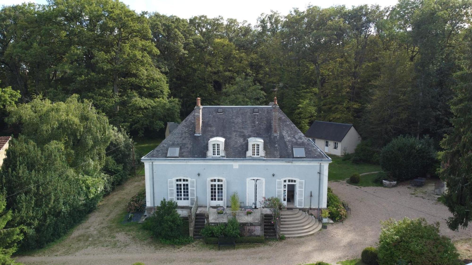Hotel Les Grands Chênes Saint-Fargeau  Exterior foto