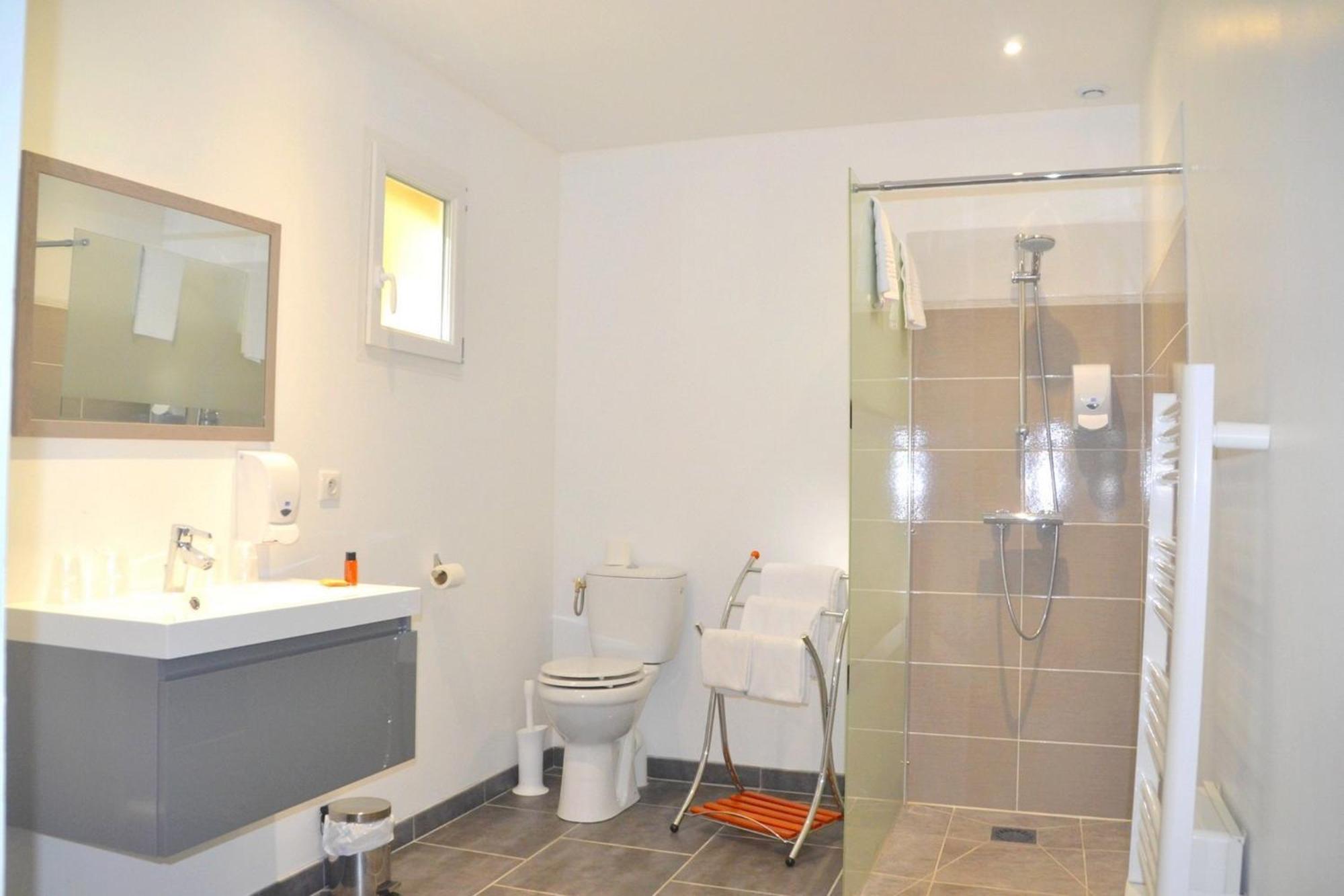 Hotel Les Grands Chênes Saint-Fargeau  Zimmer foto