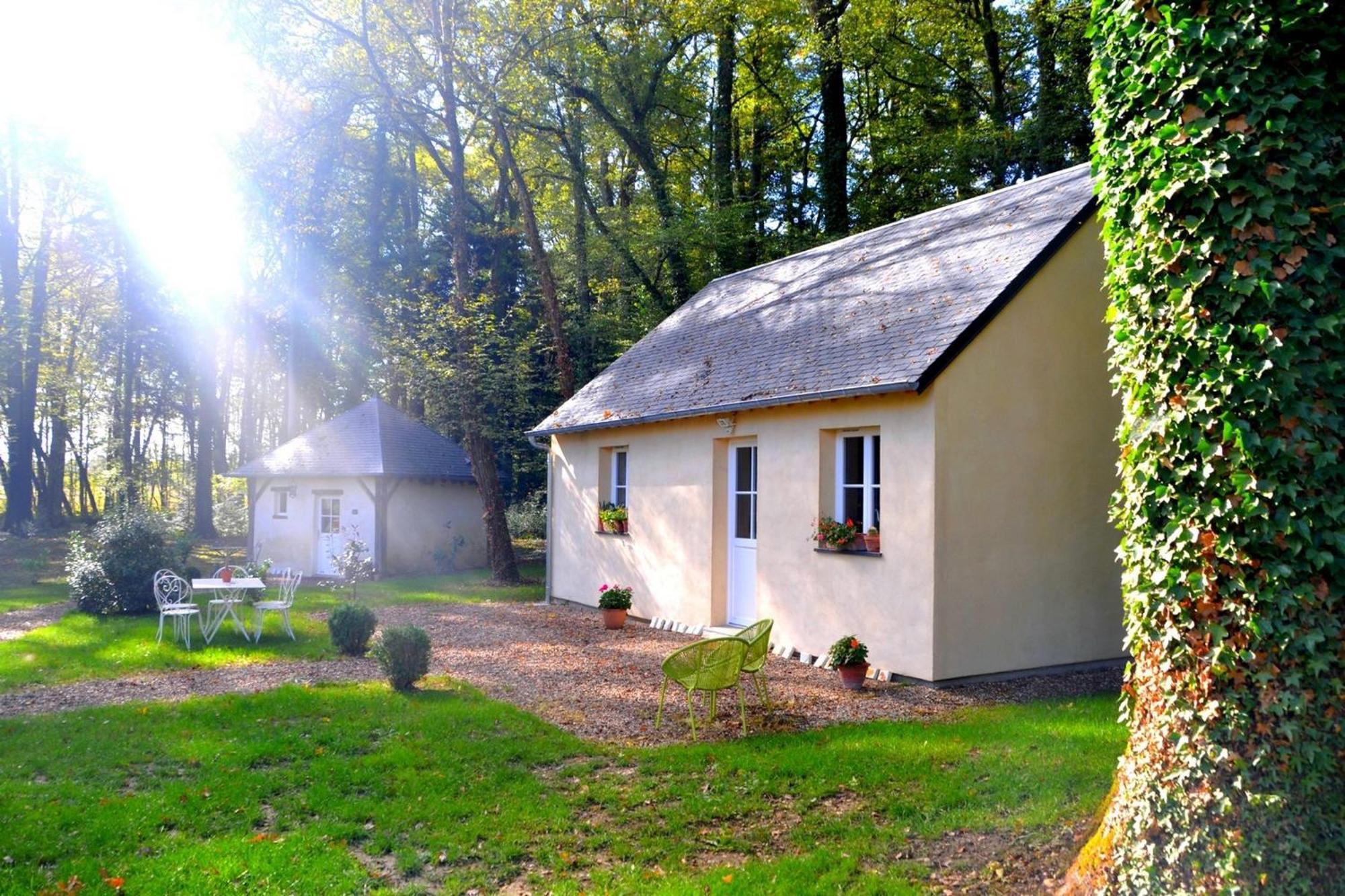 Hotel Les Grands Chênes Saint-Fargeau  Zimmer foto